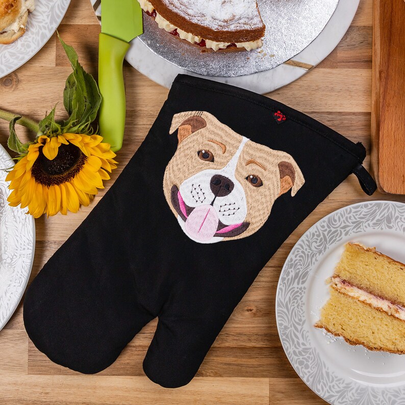 #SOCS – I Met a Mutt on a Mitt, but Not on a Mat. A Bon Mot? I Think&nbsp;Not.